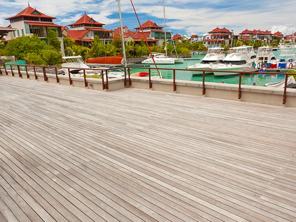 https://static.service-voyages.com/mobile/croisiere/images/fr/escales/escale,port victoria-port victoria_zoom,SC,POV,38851.jpg
